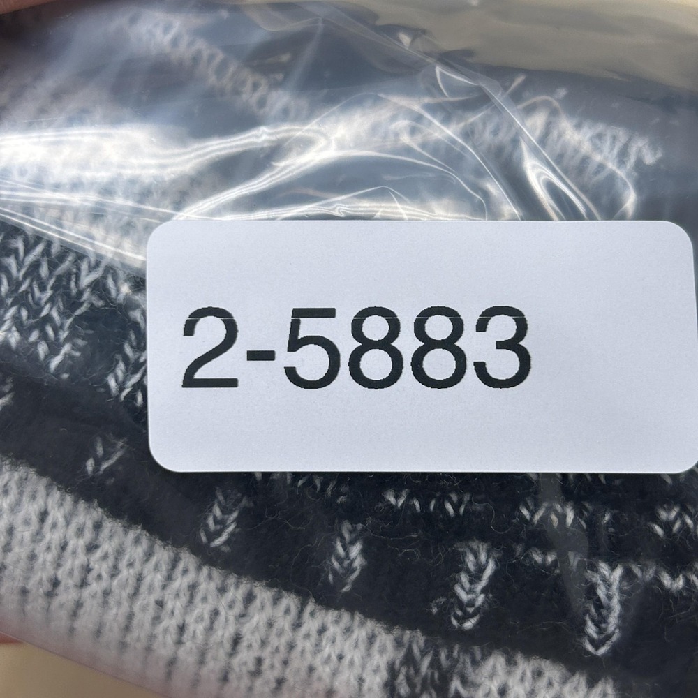 Willow Ridge Sweater Womens Medium Gray Black Geometric Crew Knit Pullover - Picture 8 of 8